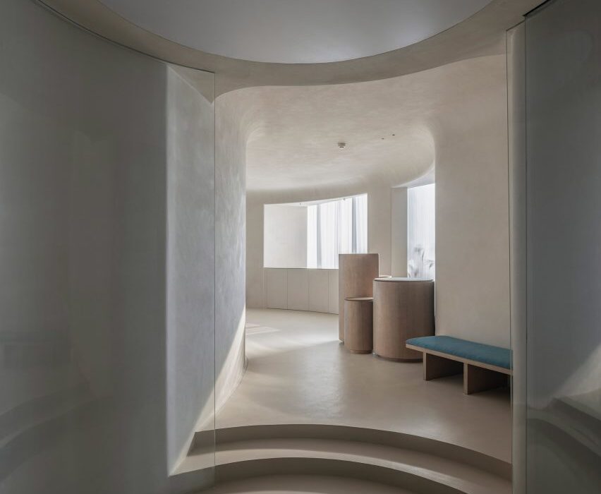 Atelier Right Hub replaces corners with curves in cavernous Hangzhou spa