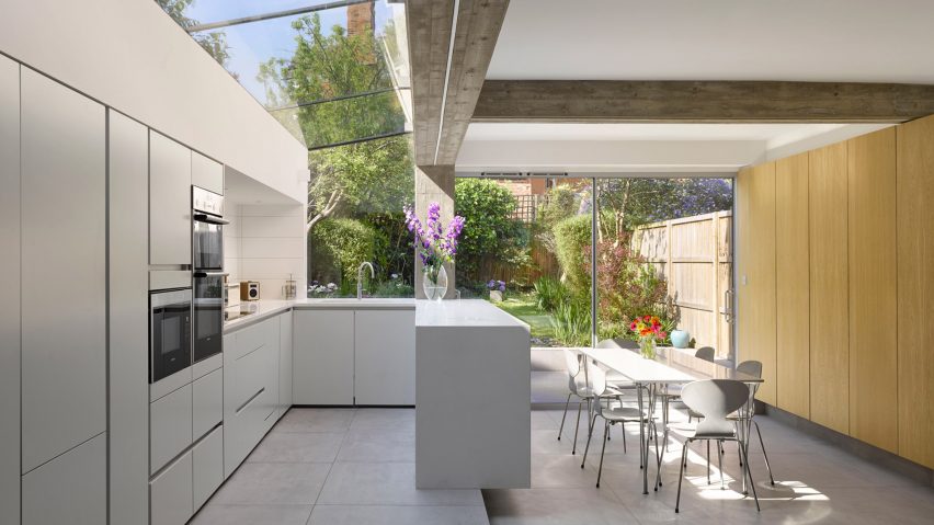 Ten bright kitchens that are flooded with natural light