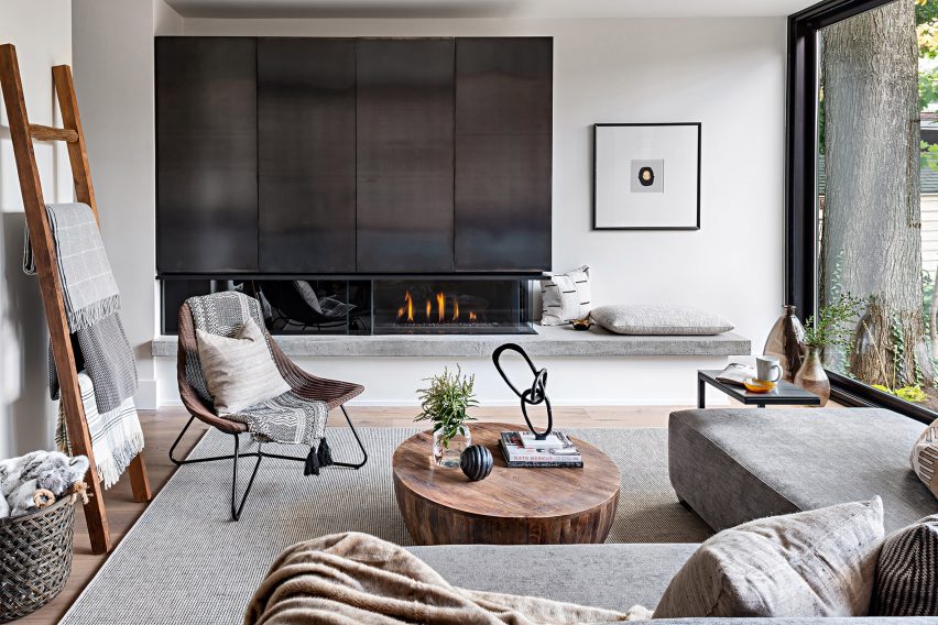 Ten welcoming living rooms where the fireplace takes centre stage