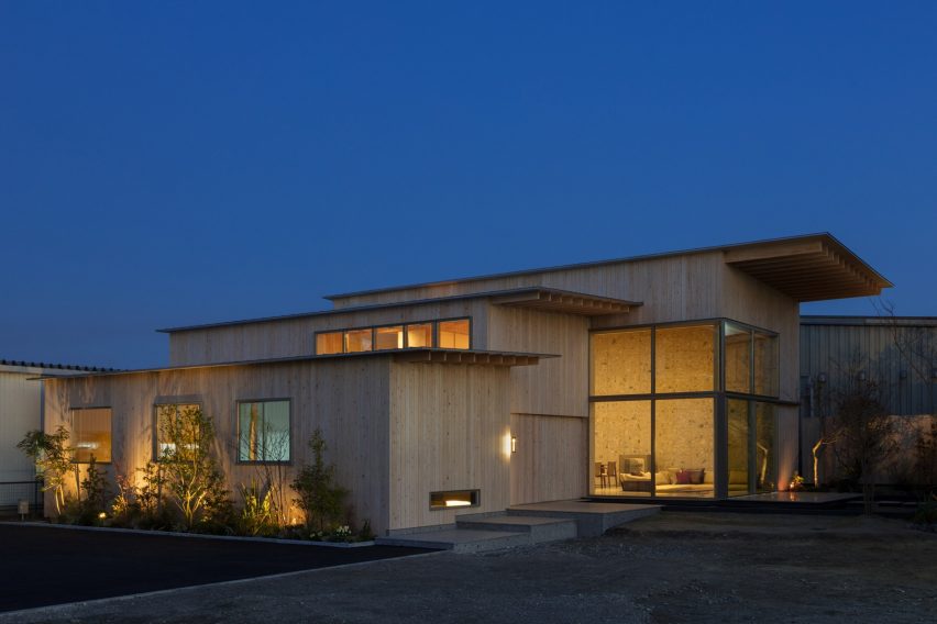 Tsumugu by Archipatch is a wooden house designed to connect with nature