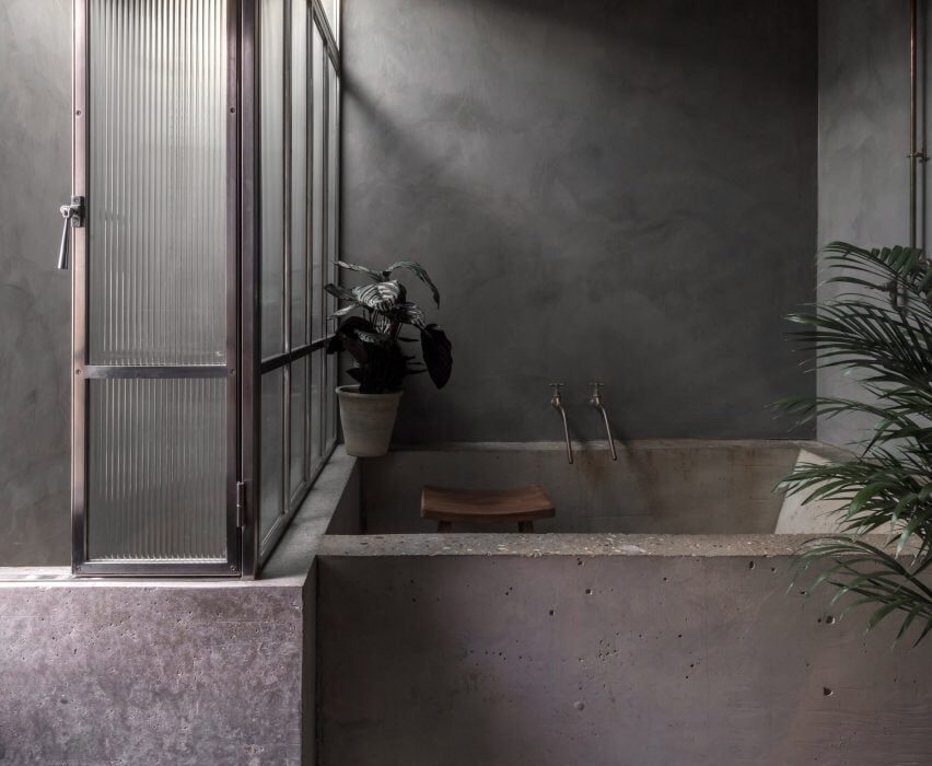 Eight practical and beautiful concrete bathrooms around the world