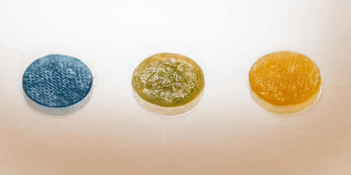 A wound dressing that changes colour to reveal infection