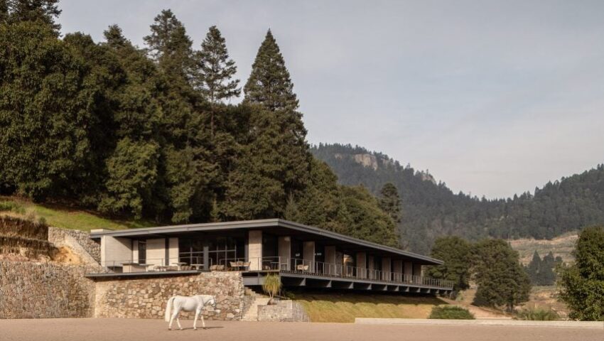 Studio RC embeds equestrian complex into Mexican landscape