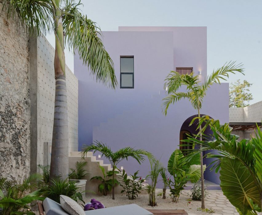 Workshop Architects renovates and expands purple Mérida home