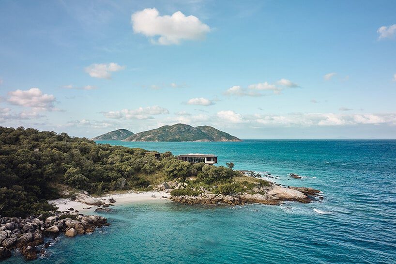 climate-resilient great barrier reef house by JDA takes cues from surrounding marine life