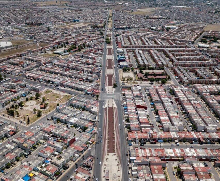 Taller Capital practises “retroactive infrastructure” for linear park in Mexico