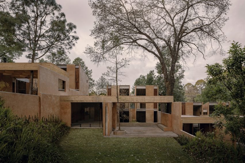 Taller Héctor Barroso envisions Mexican houses as “silent architecture”